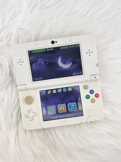 White "New" Model 3DS with Kyary Pamyu Pamyu Kawaii #2/Boo Clouds Plates