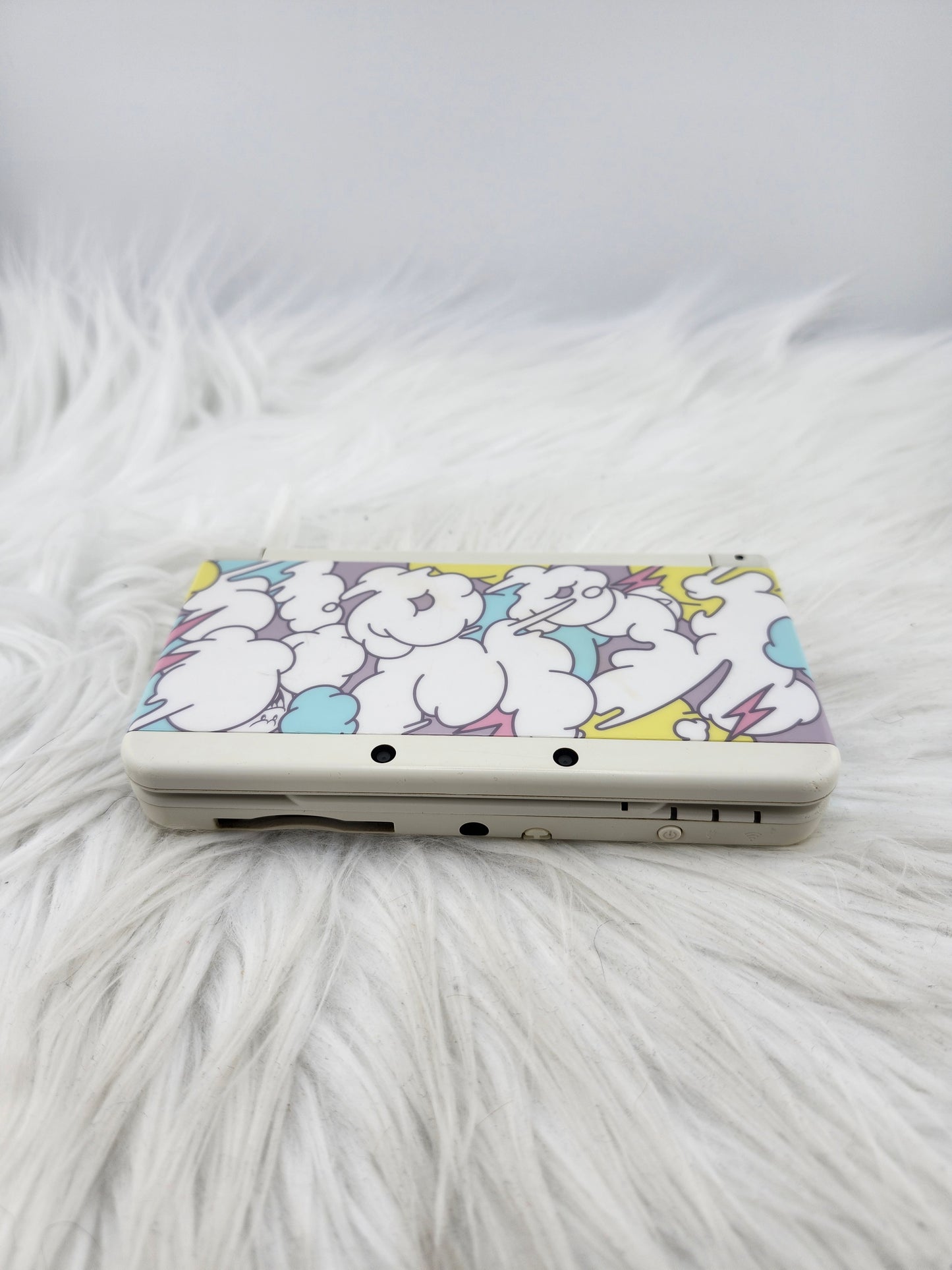 White "New" Model 3DS with Kyary Pamyu Pamyu Kawaii #2/Boo Clouds Plates