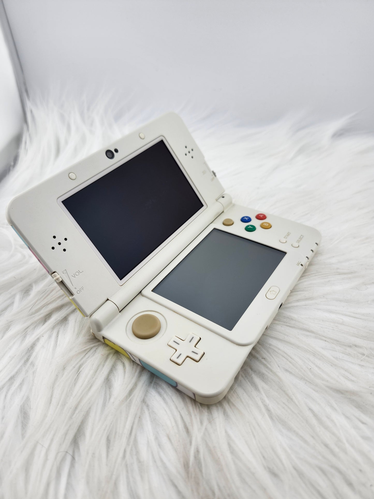 White "New" Model 3DS with Kyary Pamyu Pamyu Kawaii #2/Boo Clouds Plates