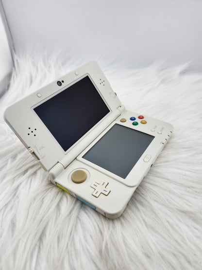 White "New" Model 3DS with Kyary Pamyu Pamyu Kawaii #2/Boo Clouds Plates