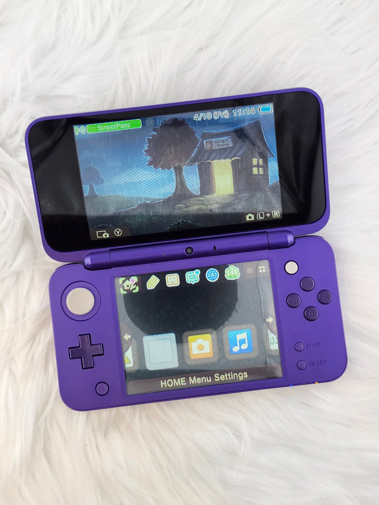 New 2DS XL in purple/silver