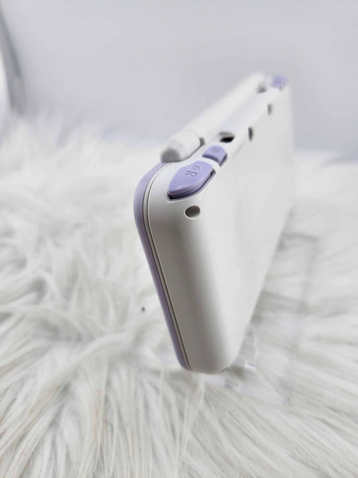 New 2DS XL in Lavender and White