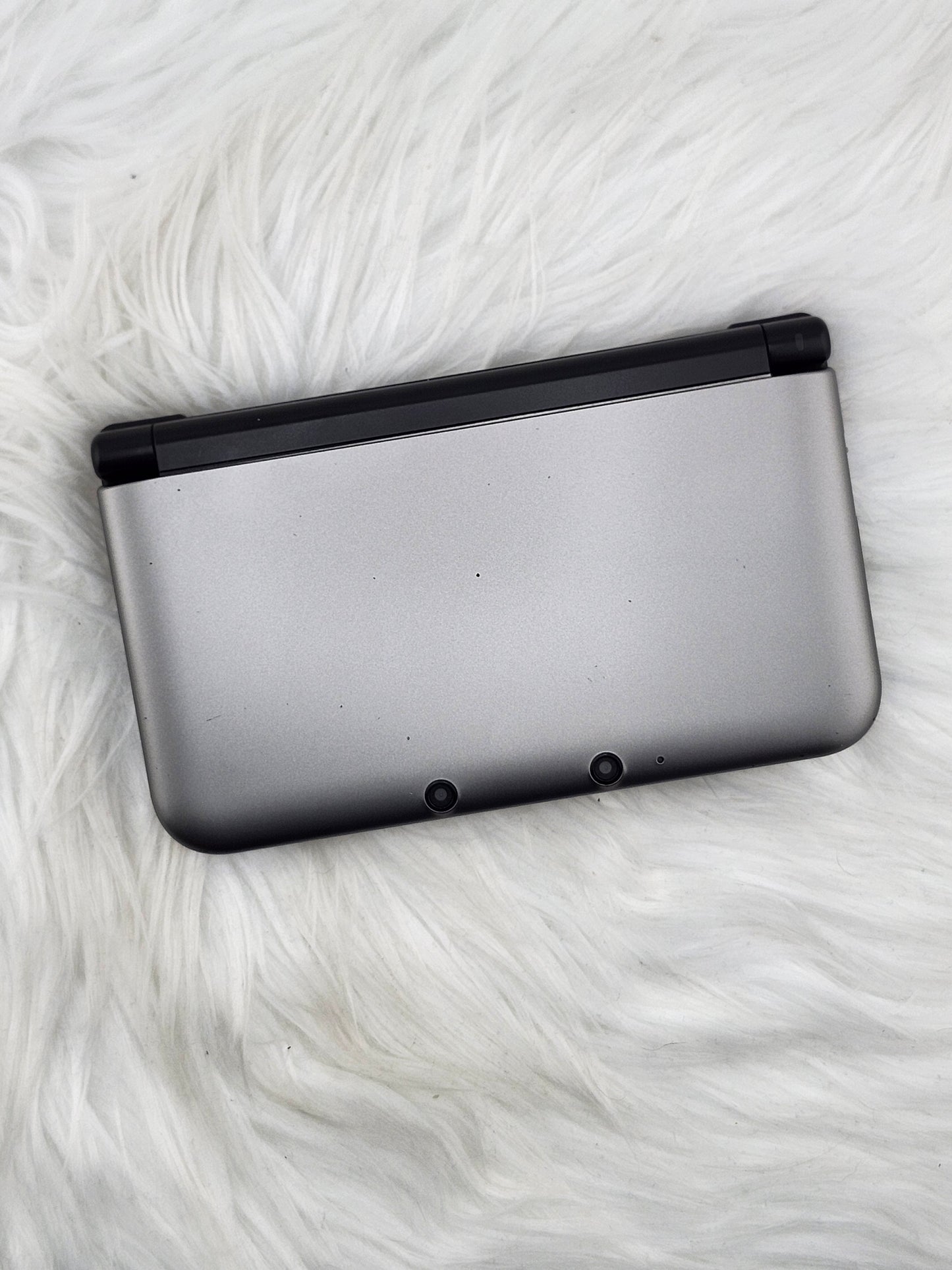 3DS XL plateada y negra - Completa en caja