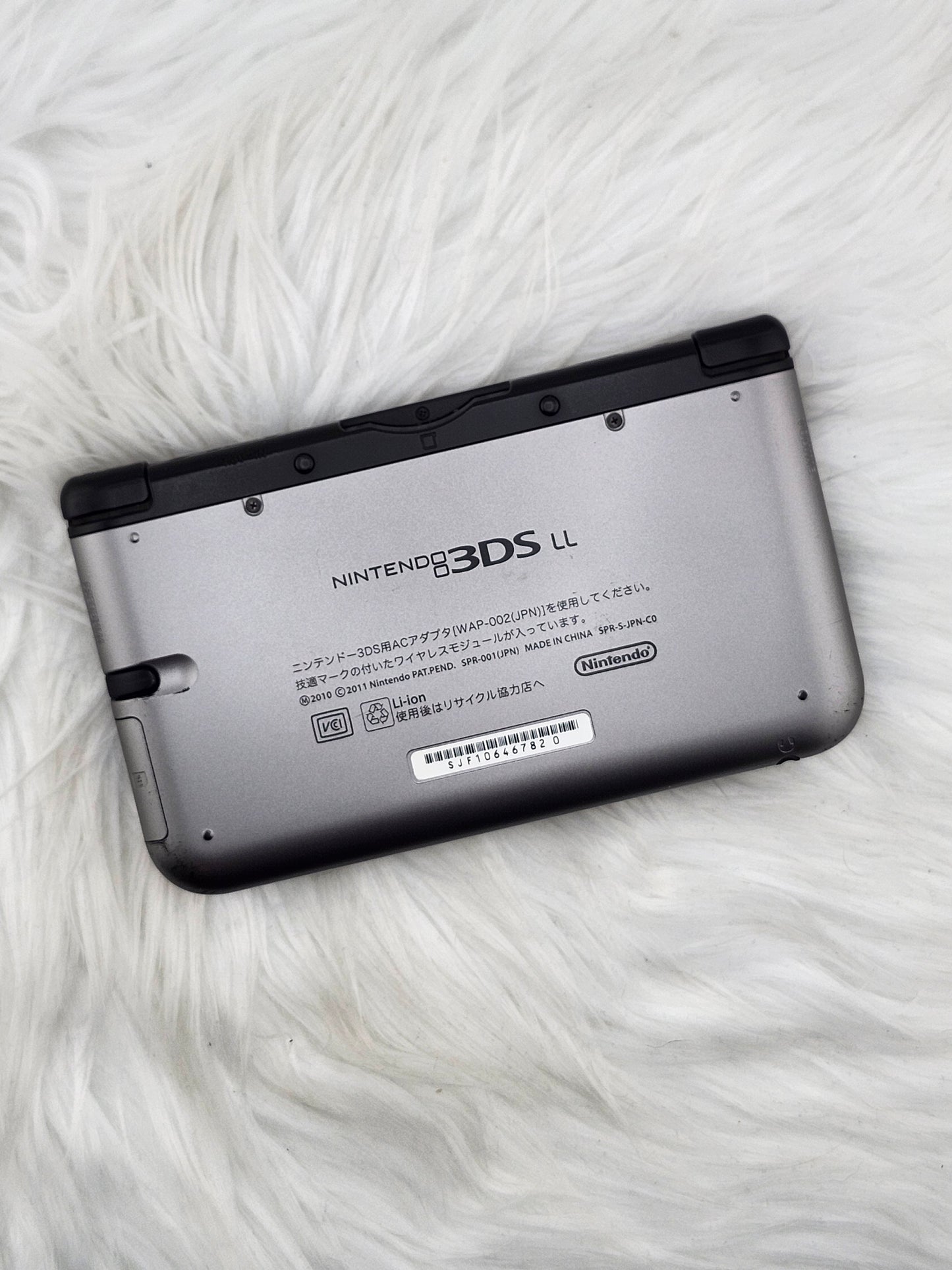 3DS XL plateada y negra - Completa en caja