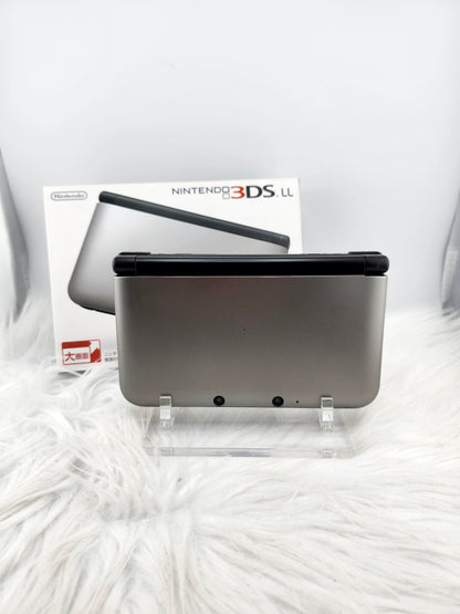 3DS XL plateada y negra - Completa en caja