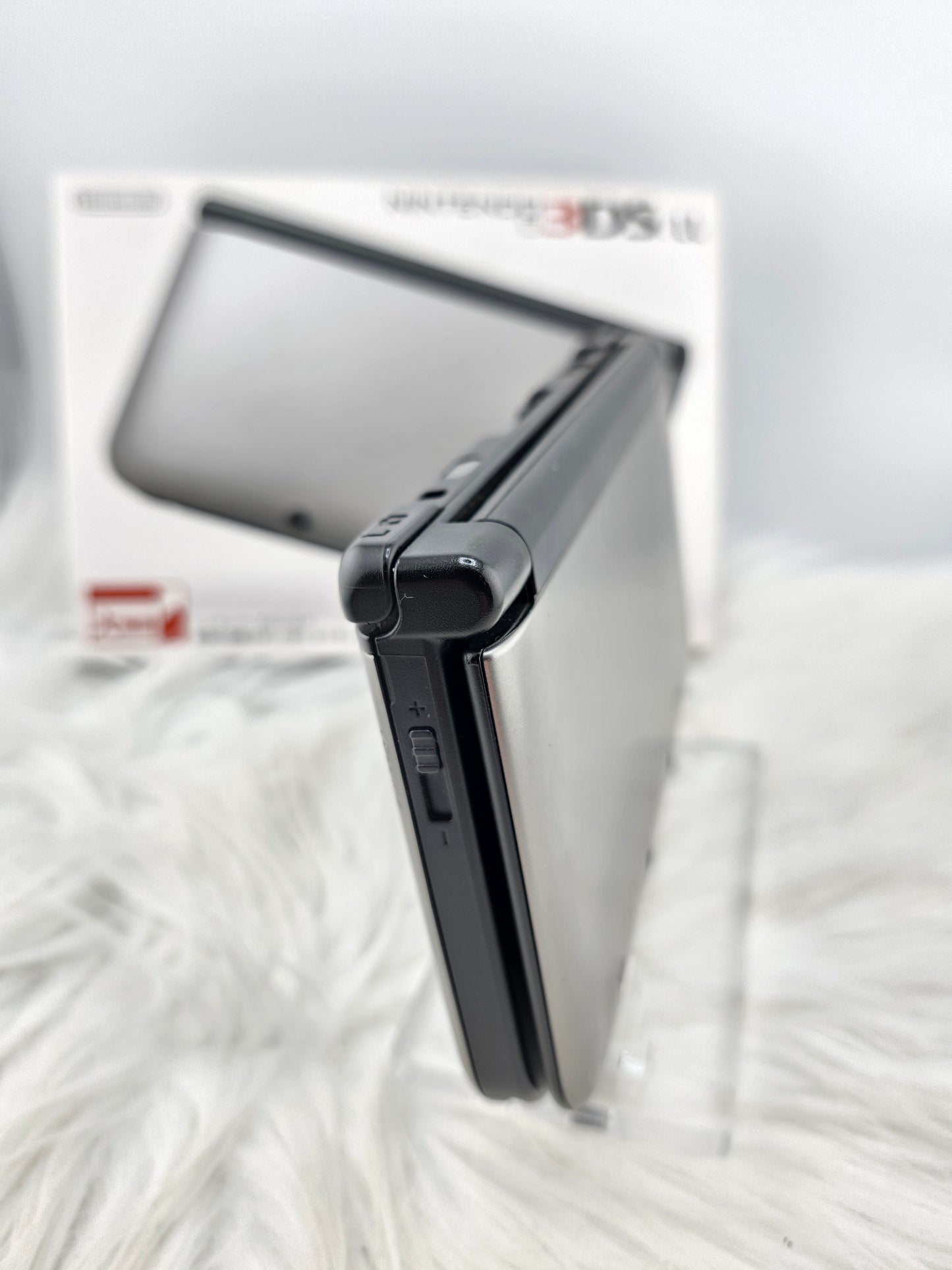 3DS XL plateada y negra - Completa en caja