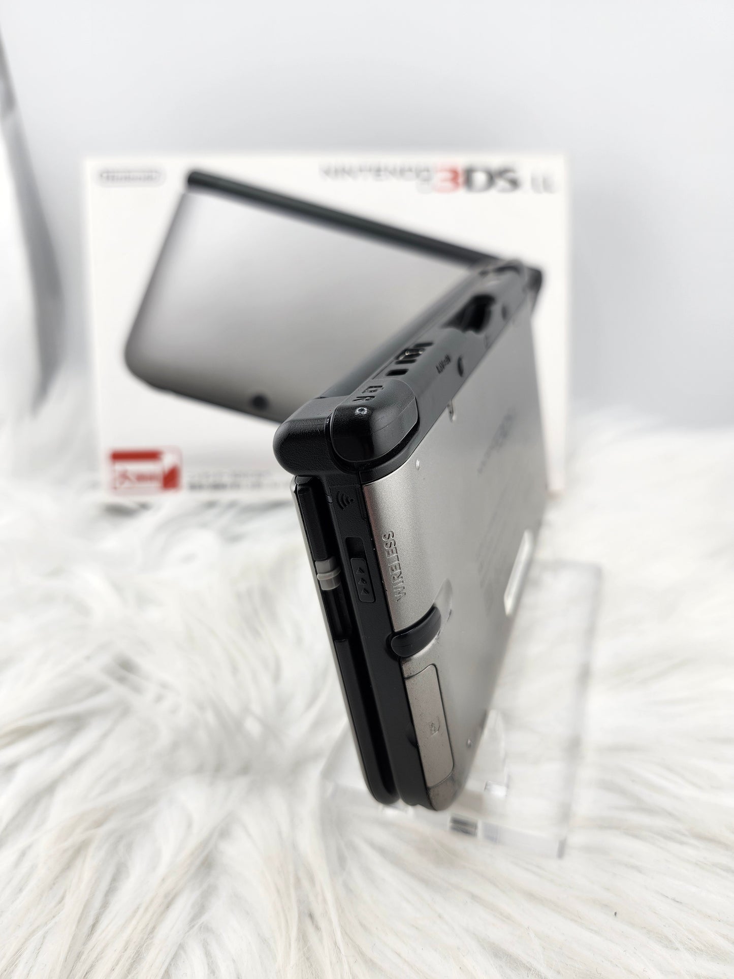 3DS XL plateada y negra - Completa en caja