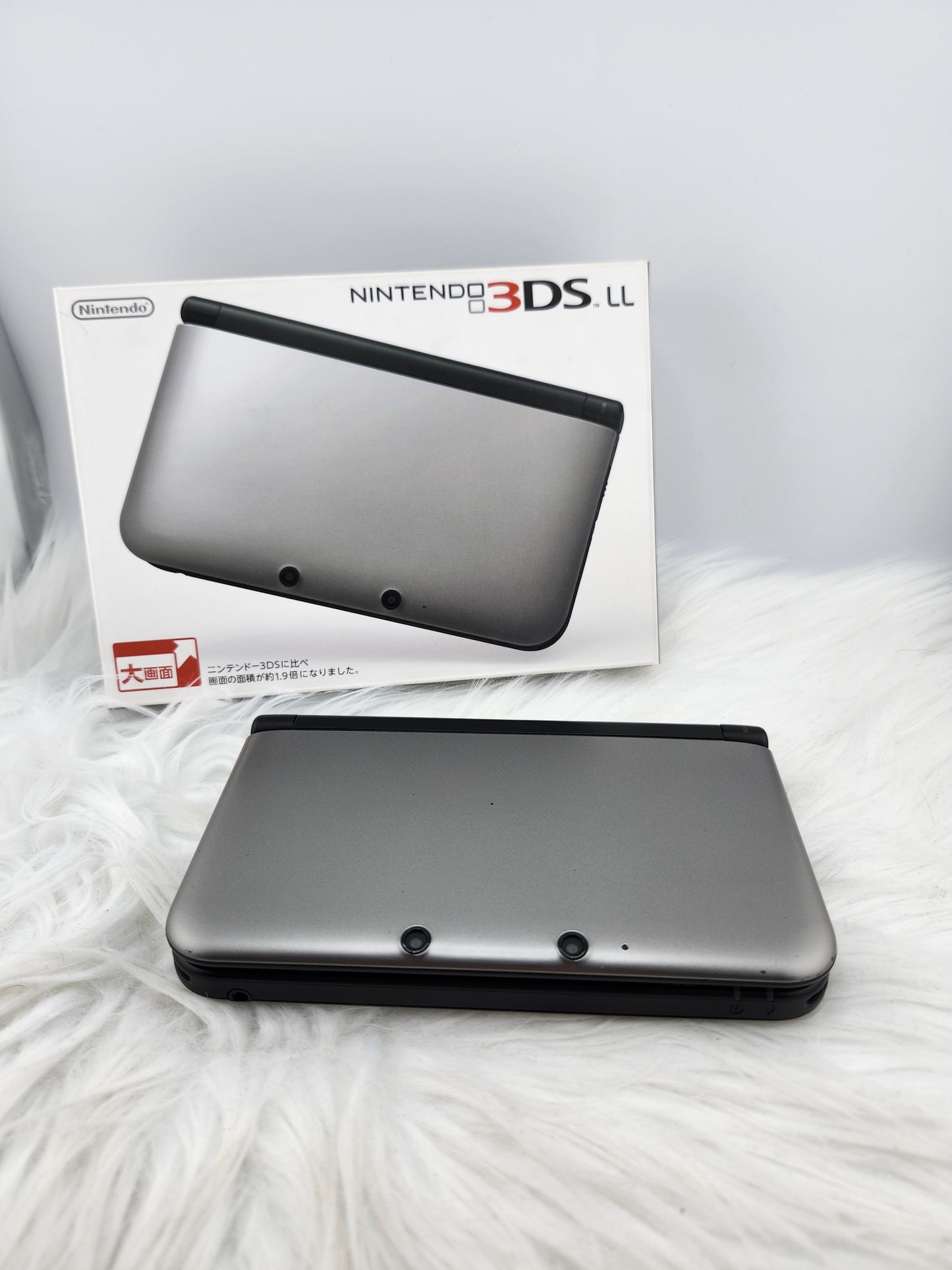 3DS XL plateada y negra - Completa en caja