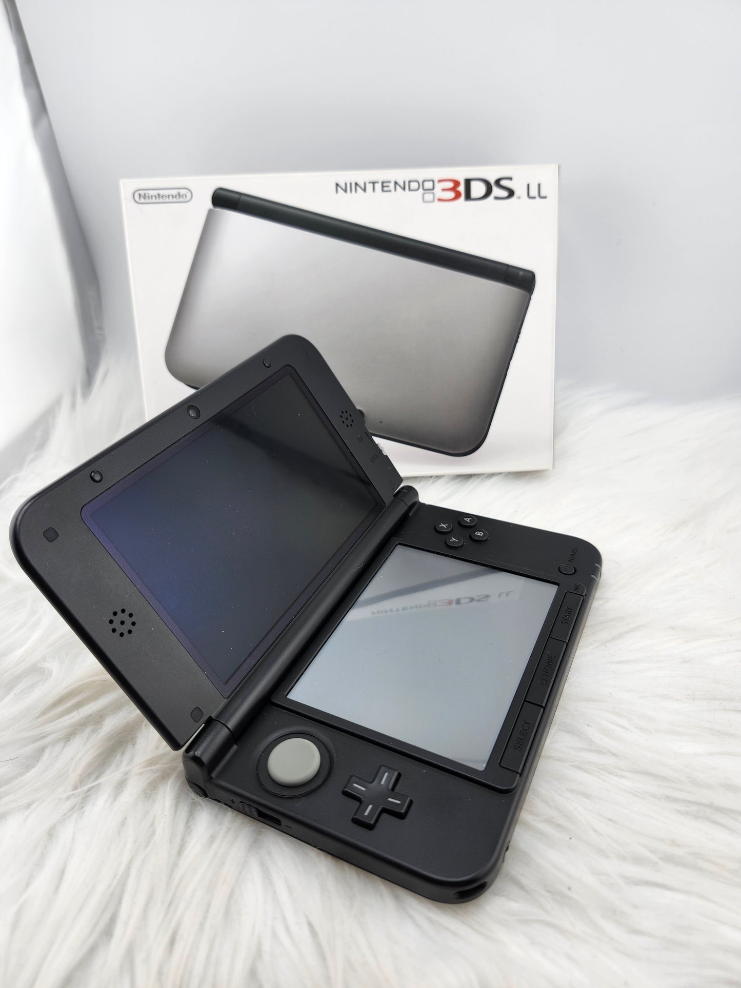 3DS XL plateada y negra - Completa en caja