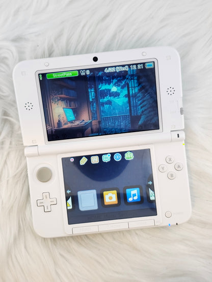Mint and White 3DS XL - Complete in Box