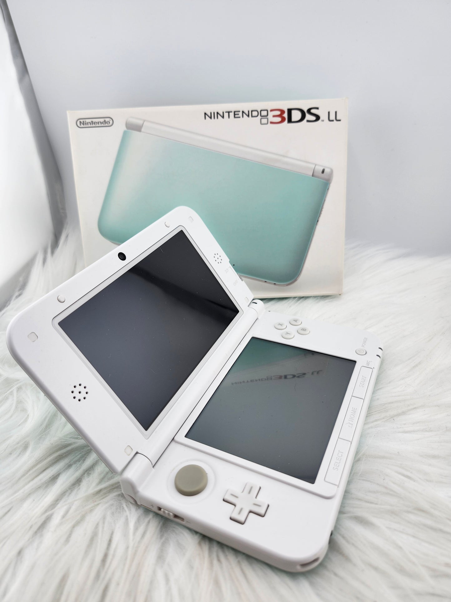 Mint and White 3DS XL - Complete in Box