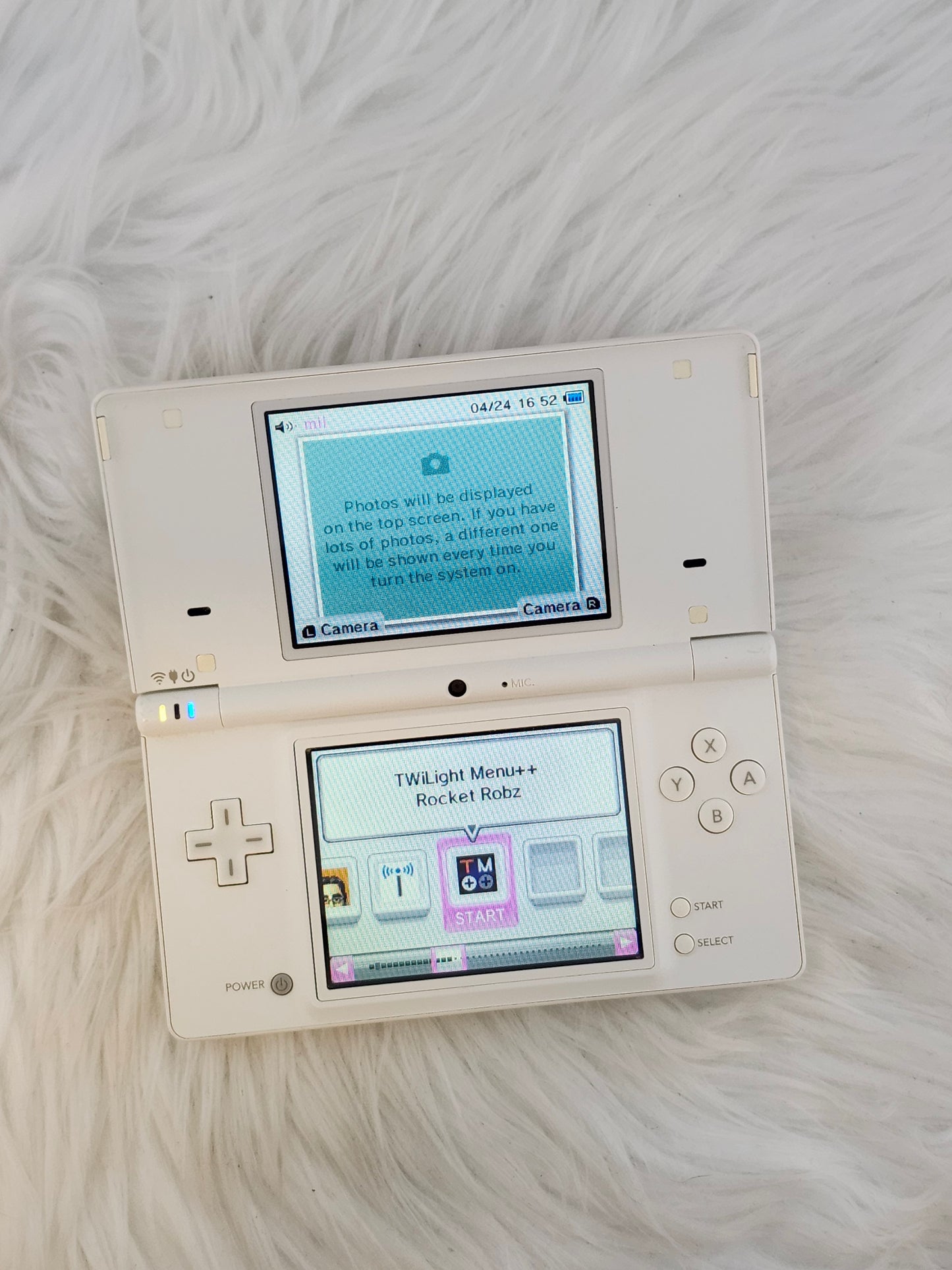White DSi