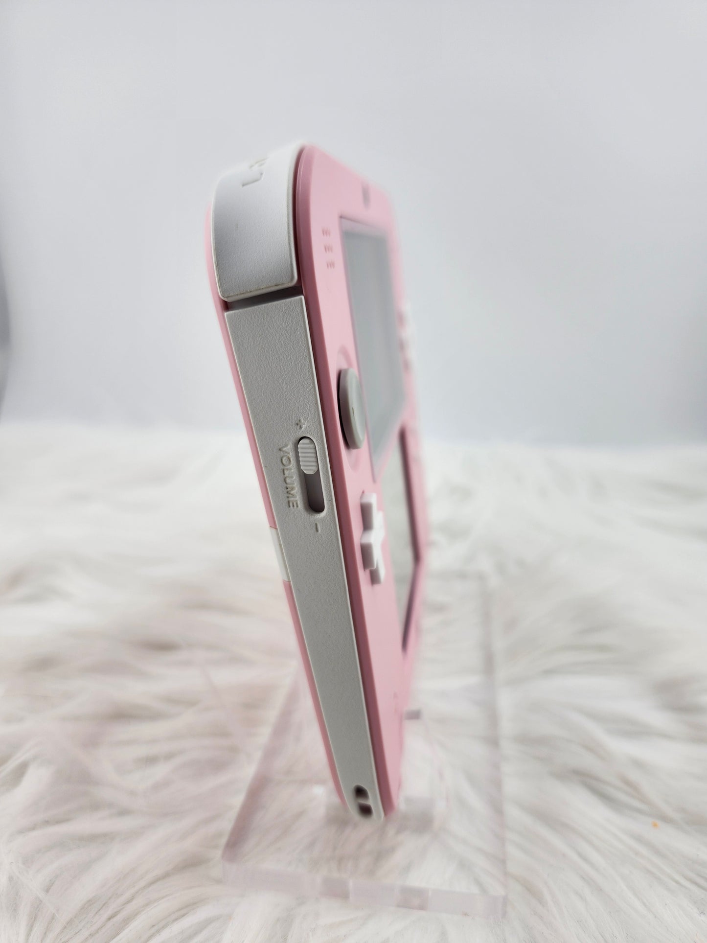 Pink and White 2ds image 5