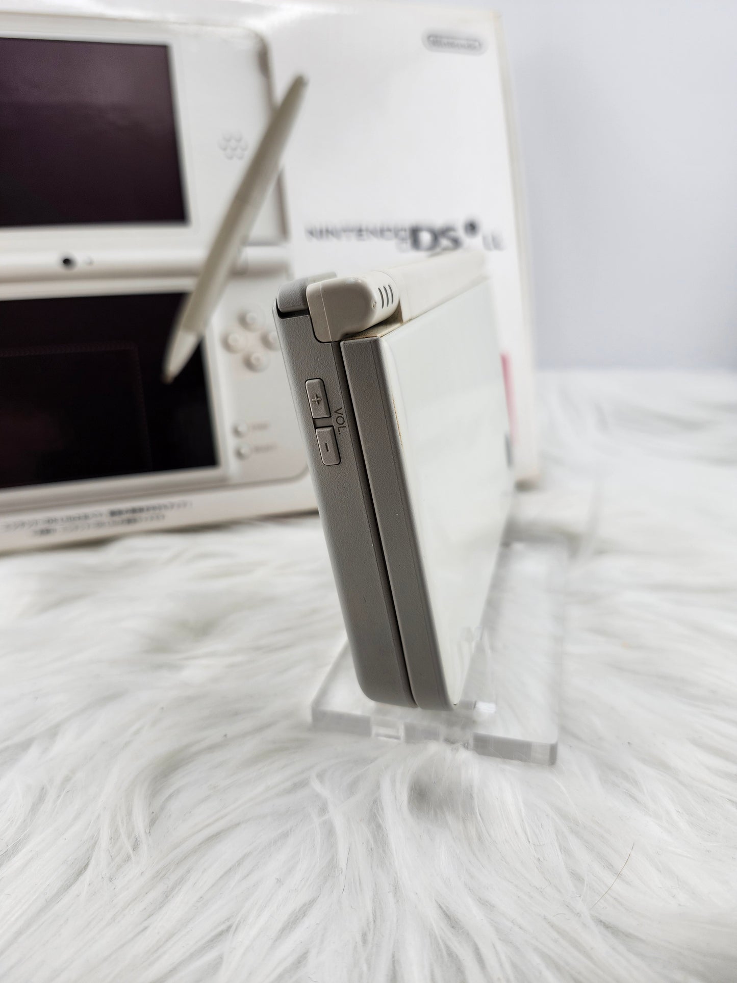 Natural White DSi XL - Almost Complete in Box  image 5