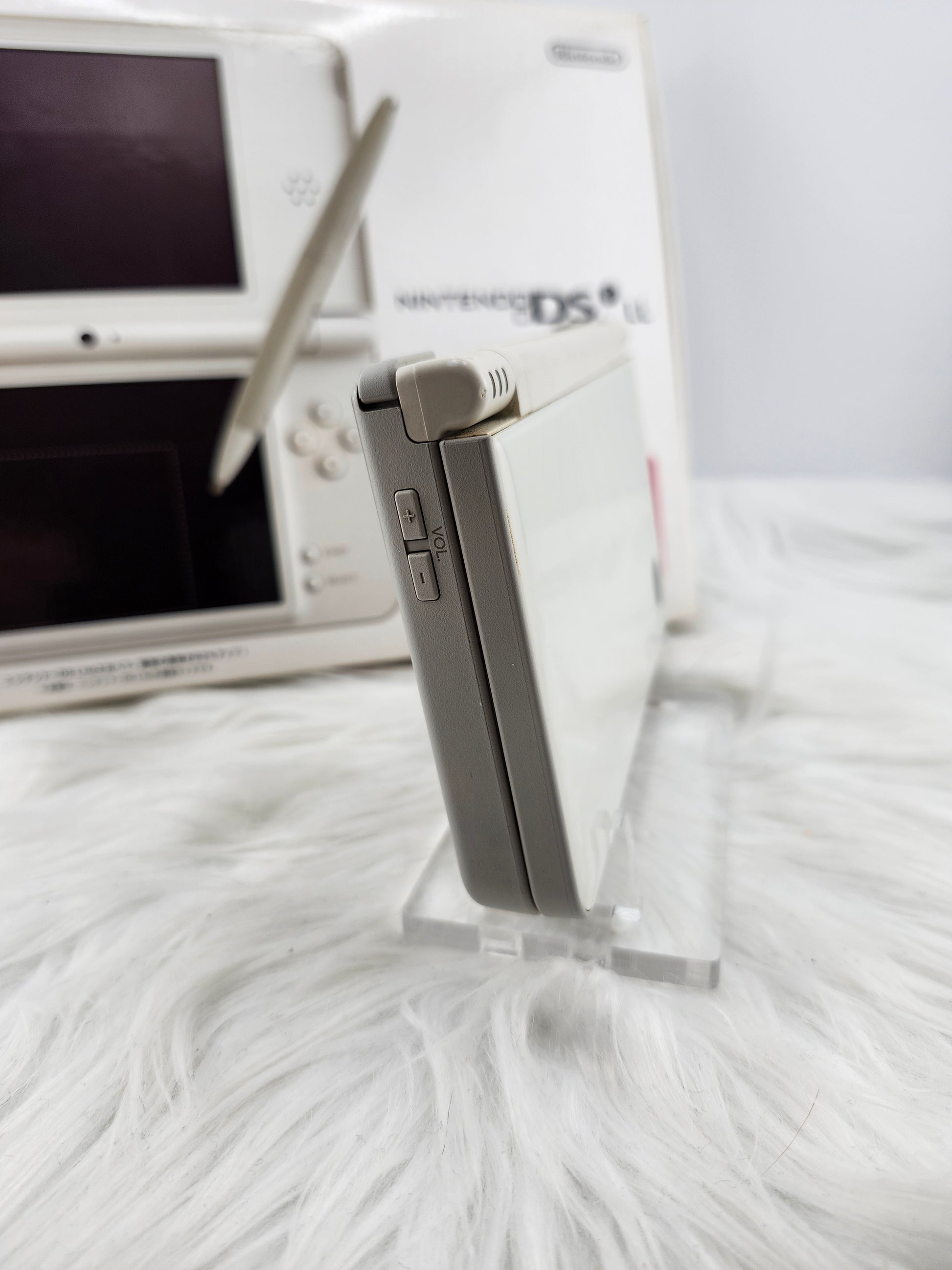 Natural White DSi XL - Almost Complete in Box  image 5