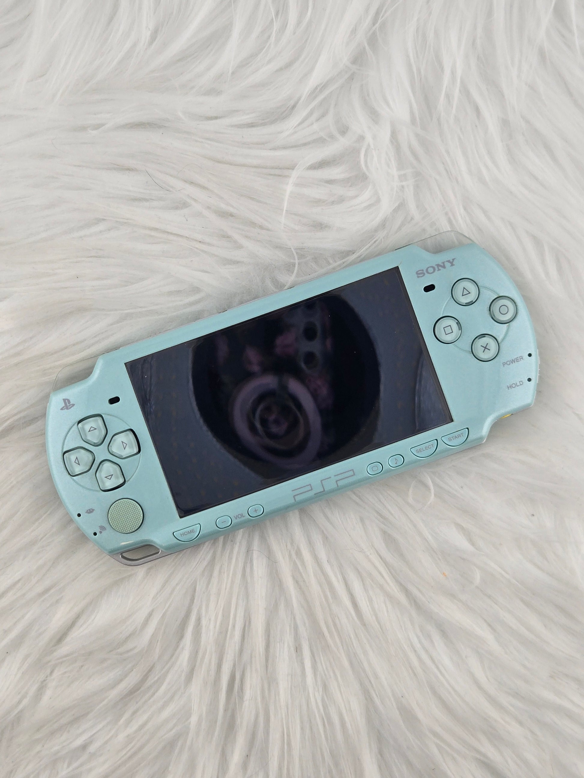Mint PSP 2000 - Complete in Box  image 0