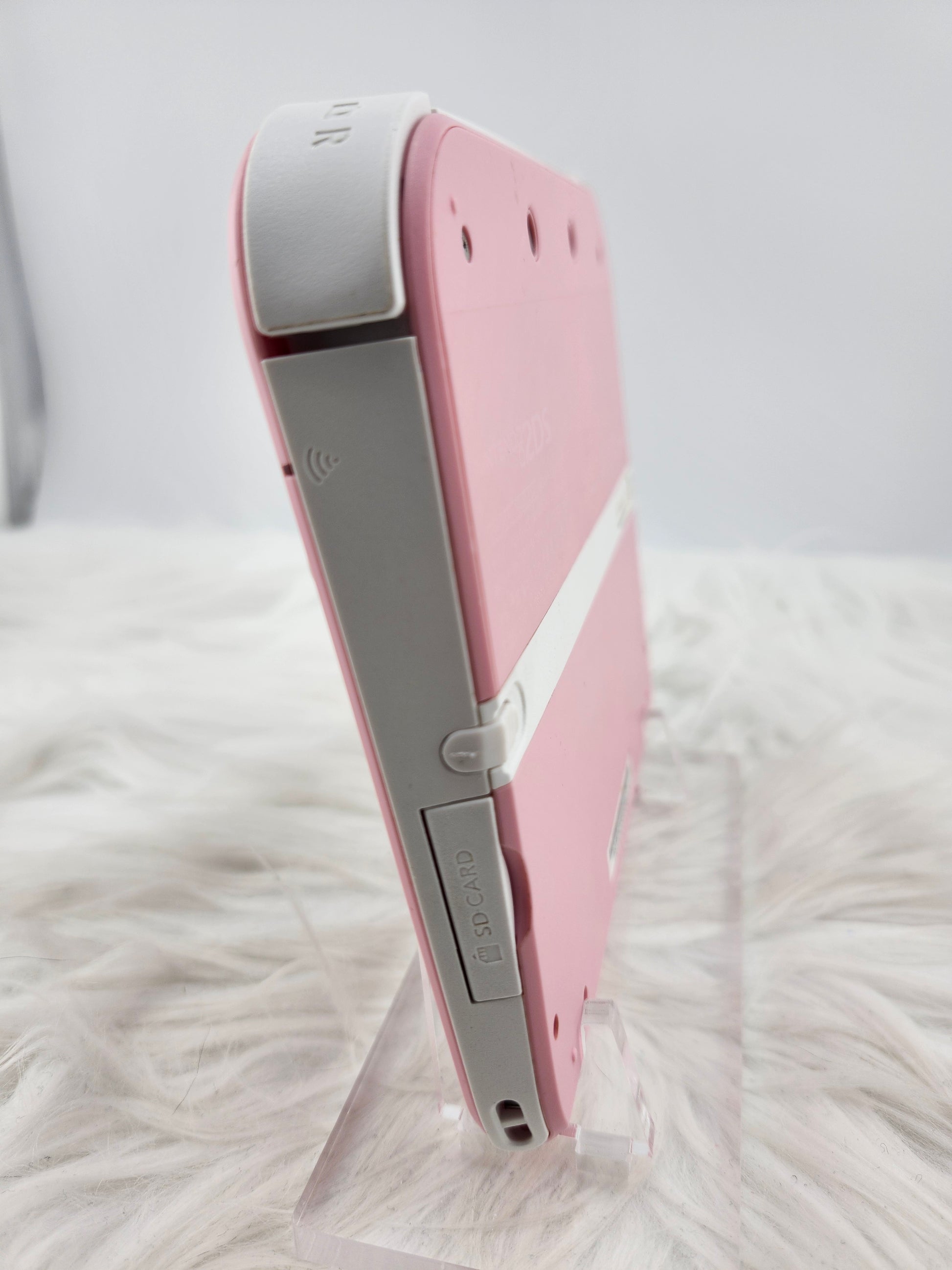 Pink and White 2ds image 6