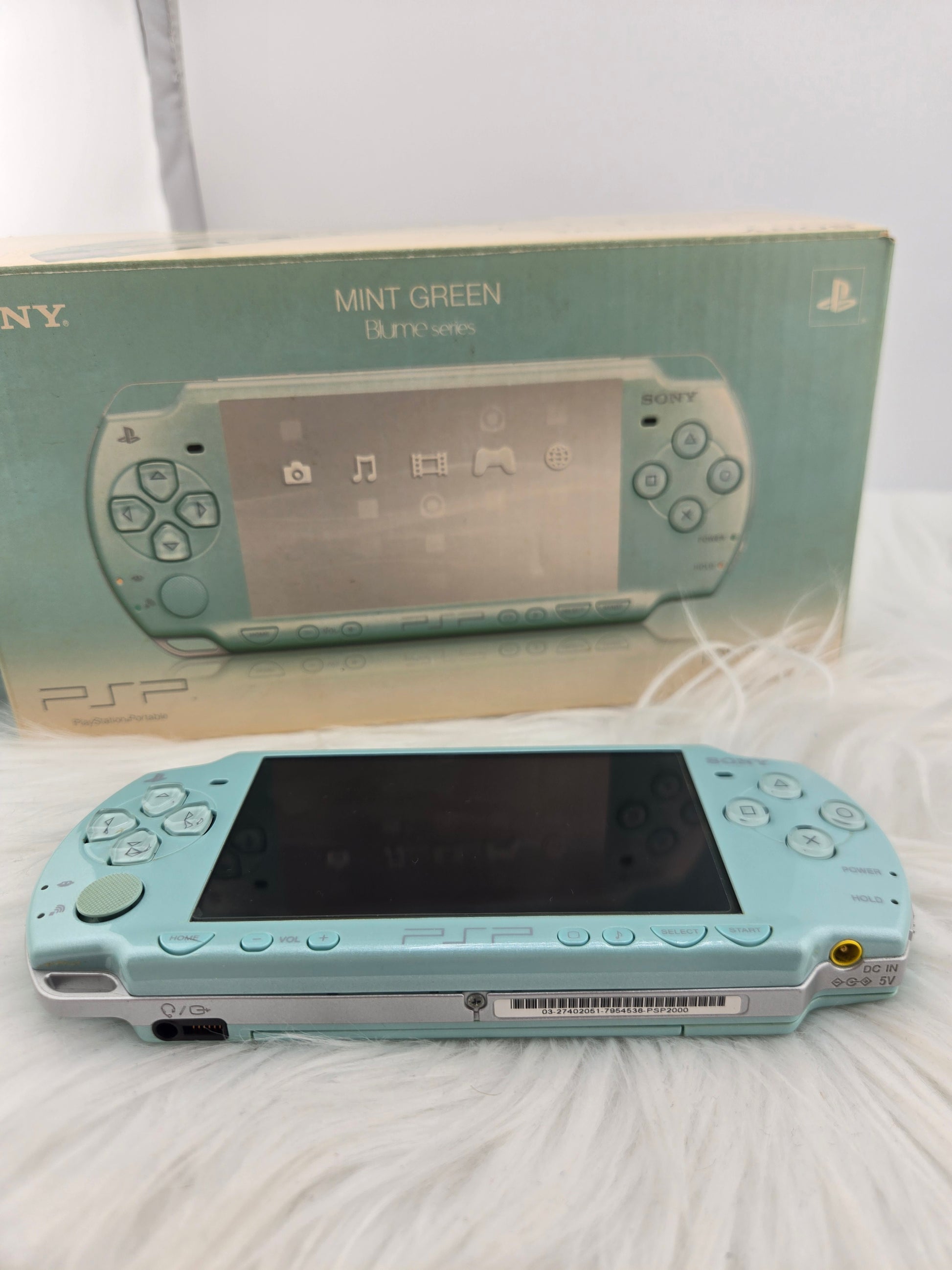Mint PSP 2000 - Complete in Box  image 7