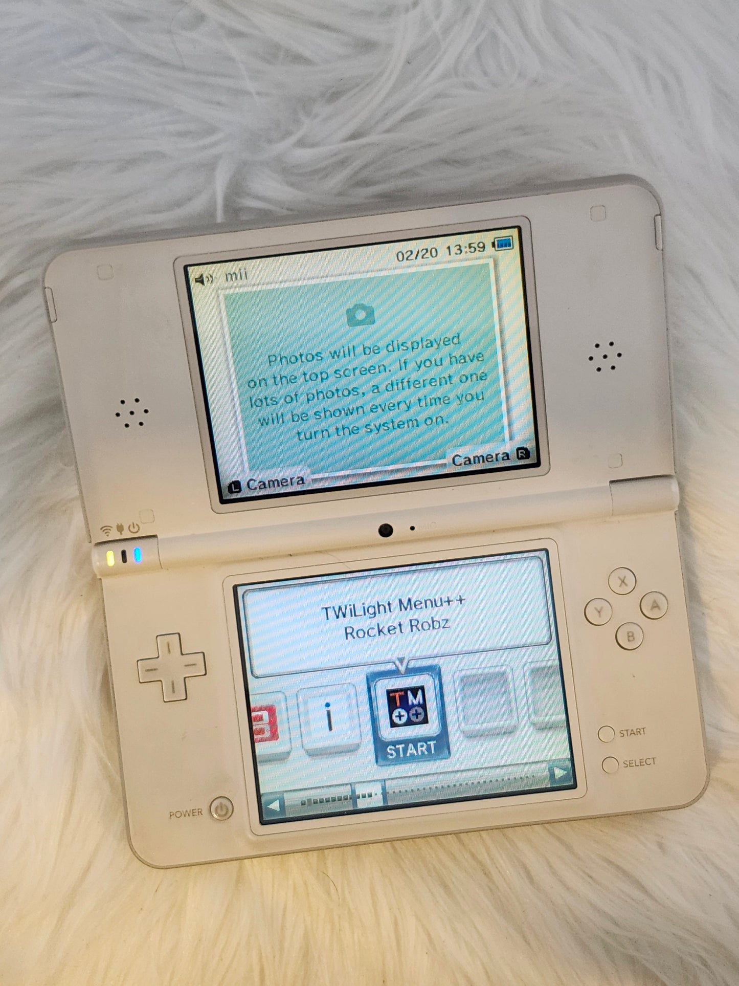 Natural White DSi XL - Almost Complete in Box  image 2