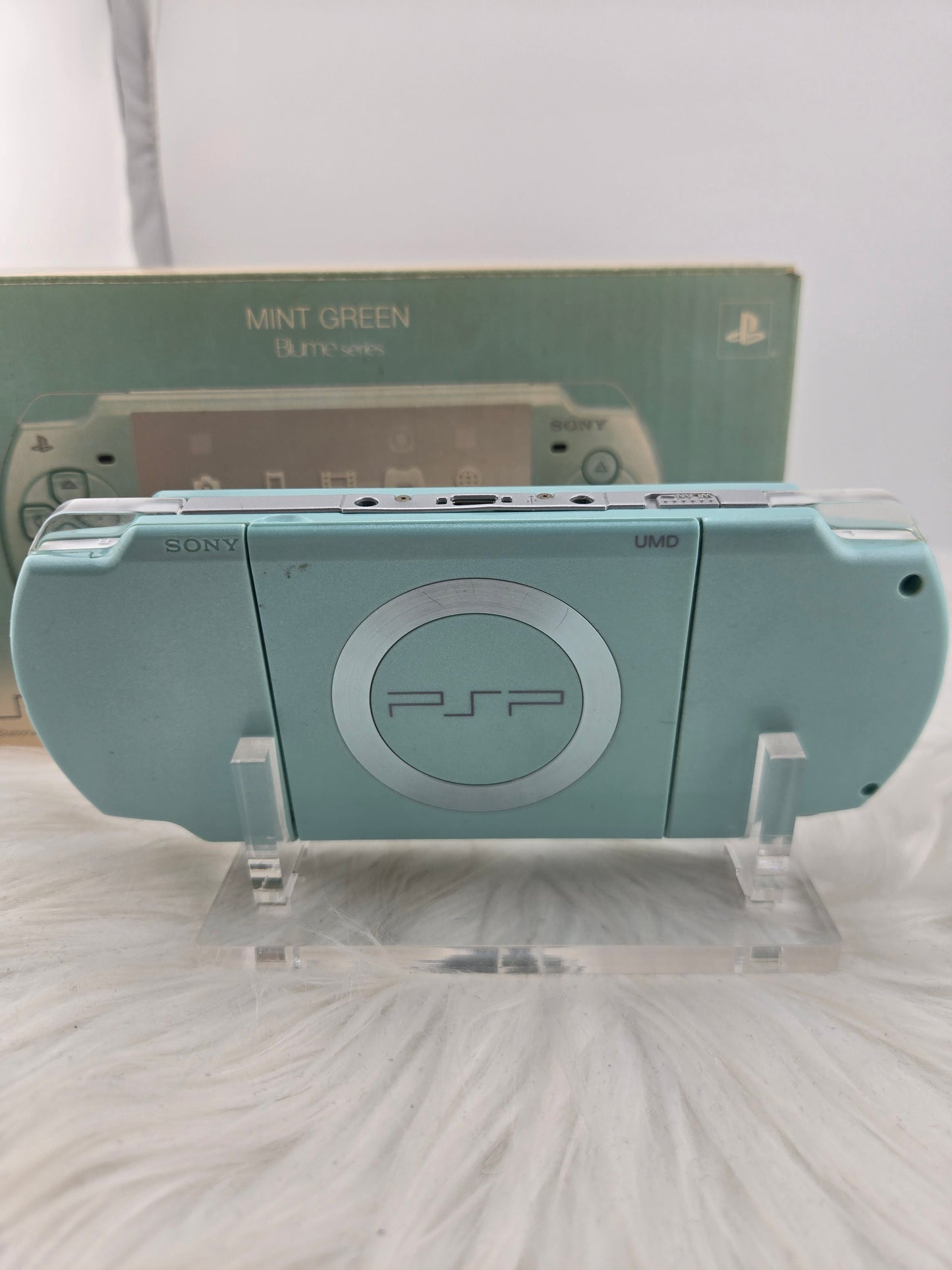 Mint PSP 2000 - Complete in Box  image 4
