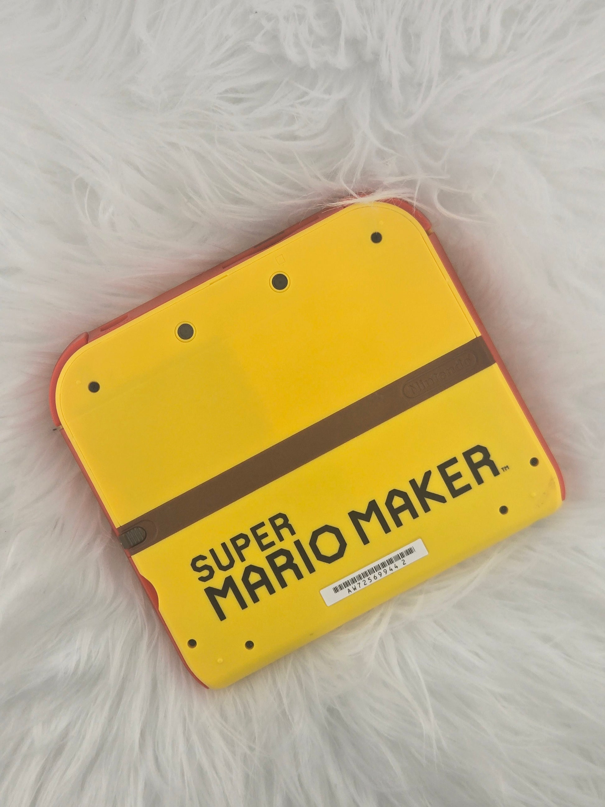 Mario Maker Yellow 2ds image 1