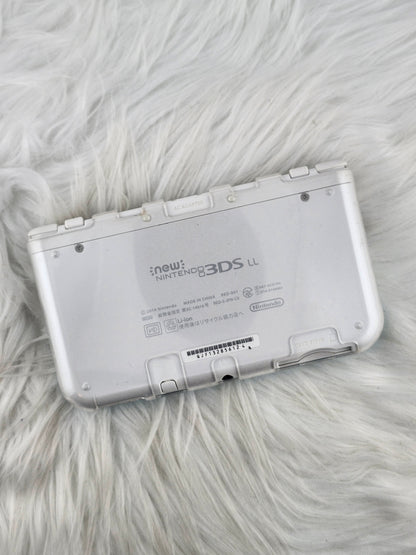 Disney Themed Pearl White "New" Model 3DS XL - Complete in Box