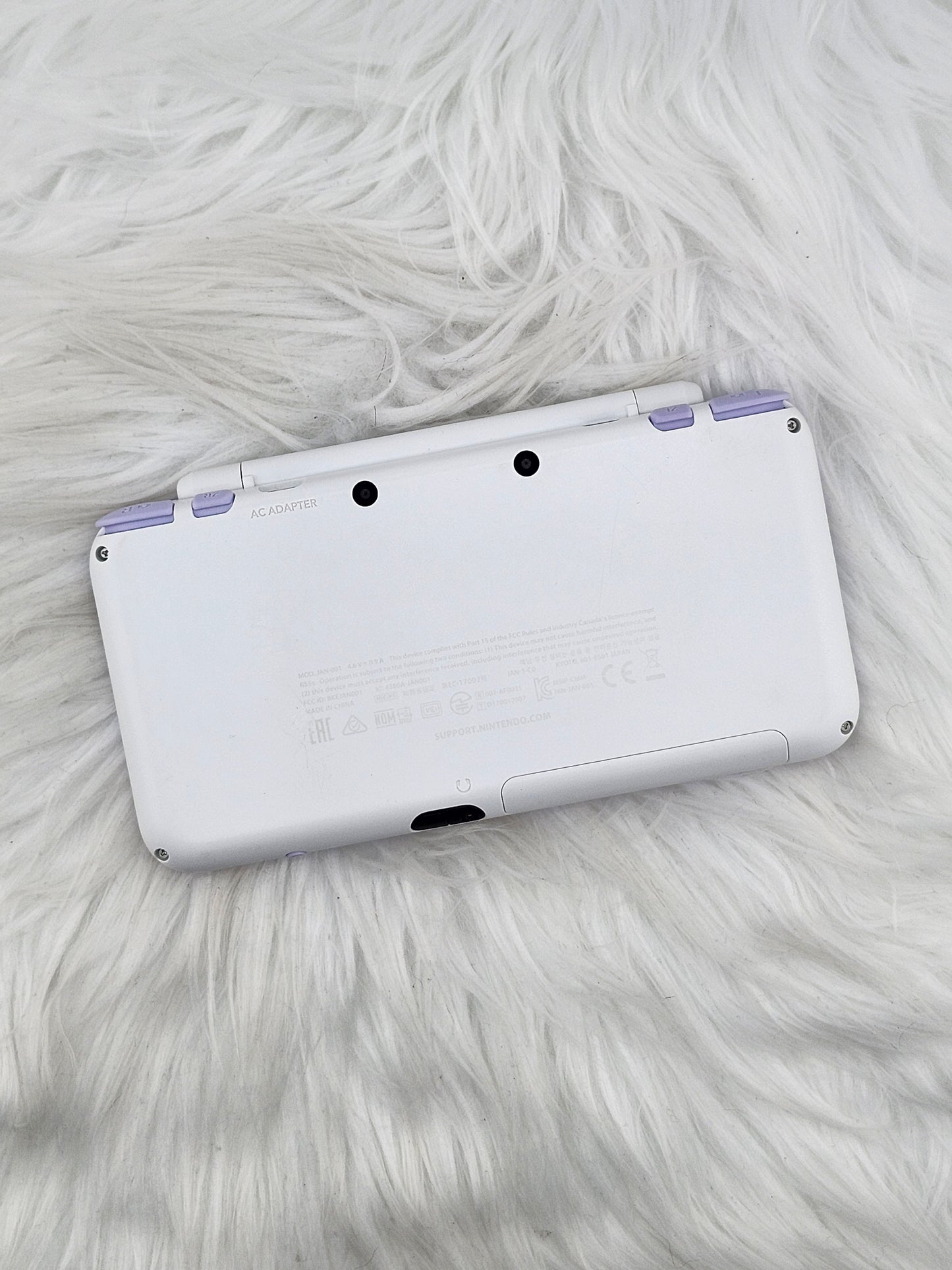 New 2DS XL en Lavanda y Blanco - con Caja