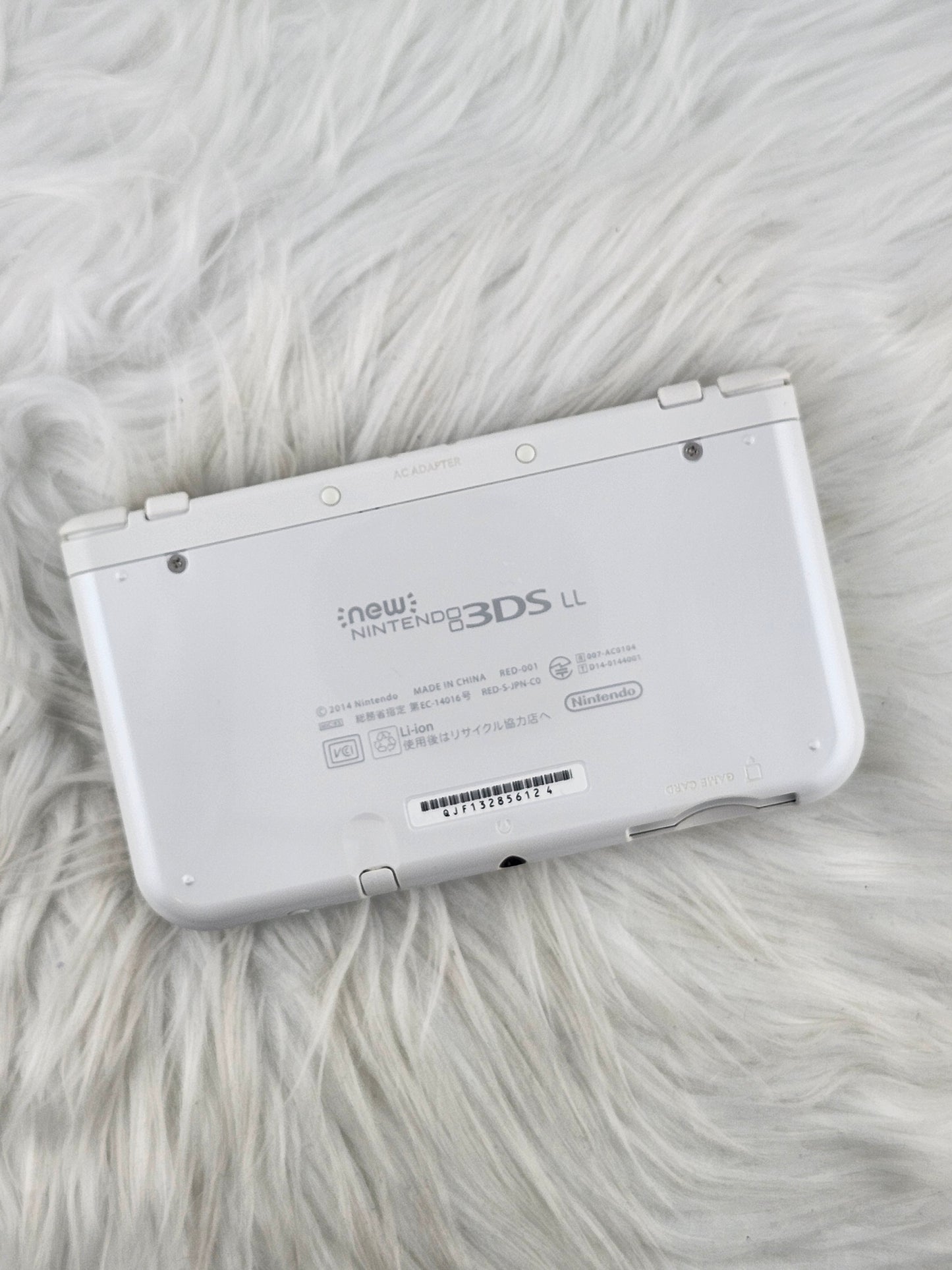 Disney Themed Pearl White "New" Model 3DS XL - Complete in Box