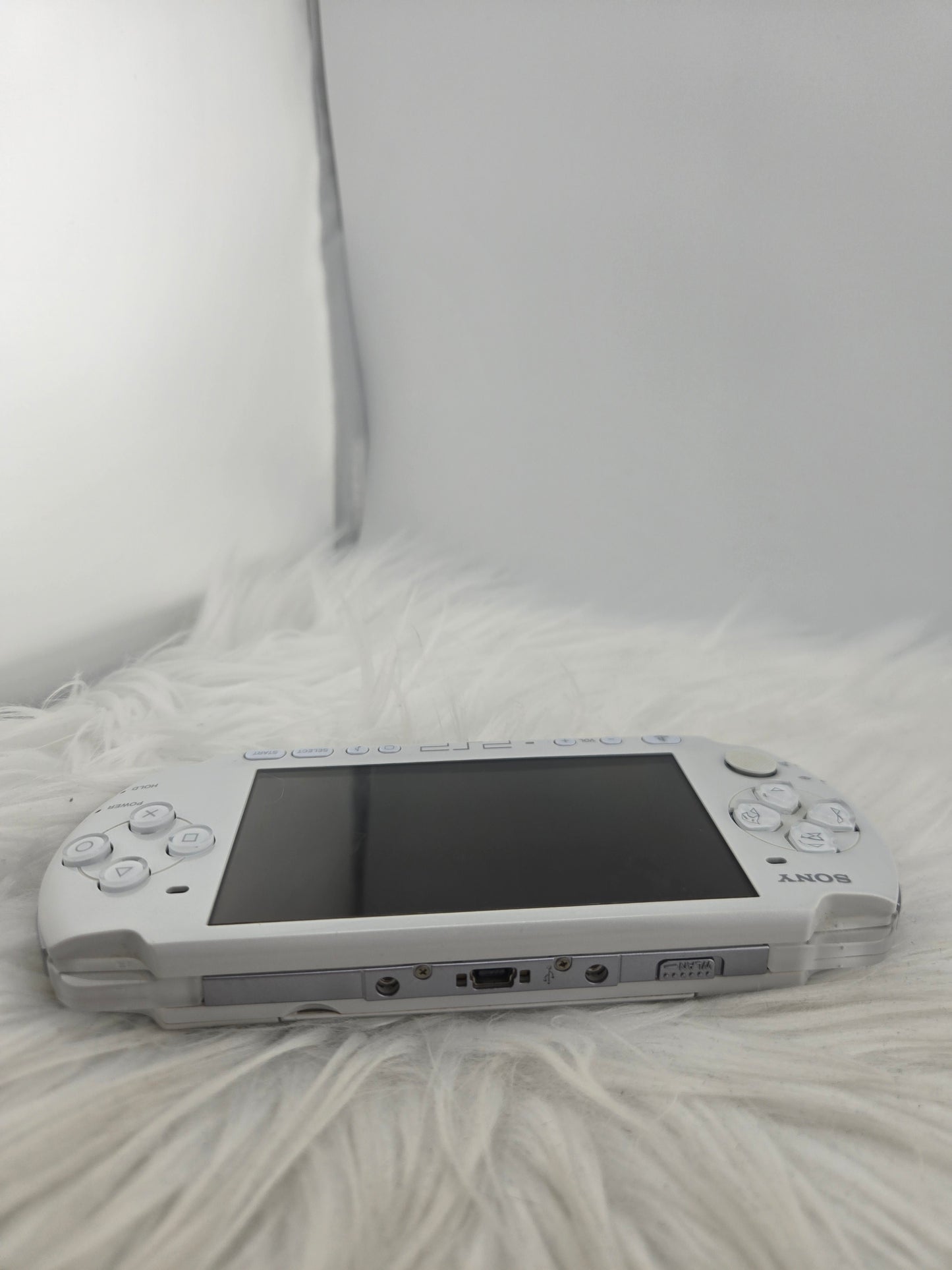 Pearl White PSP 3000