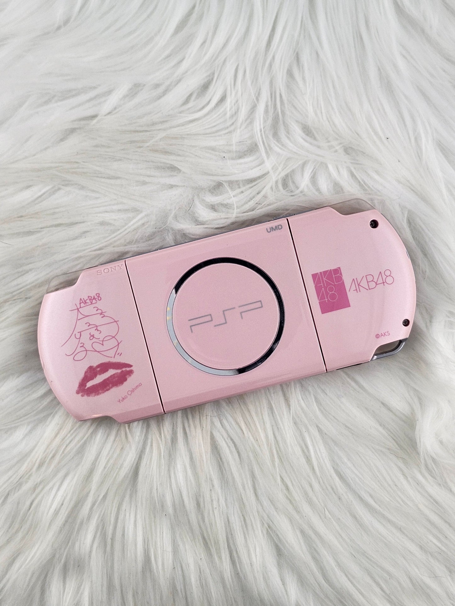 PSP 3000 rosa "Blossom" Edición Especial AKB48