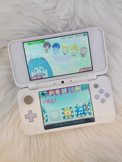 Lavender and White "New" Model 2DS XL