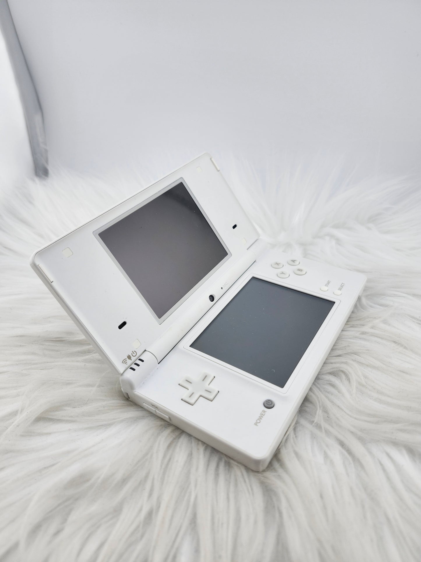 White DSi