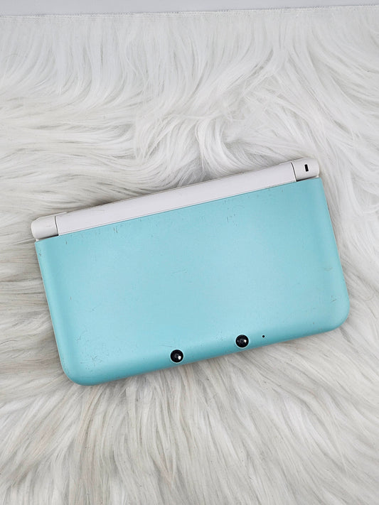 Mint and White 3DS XL