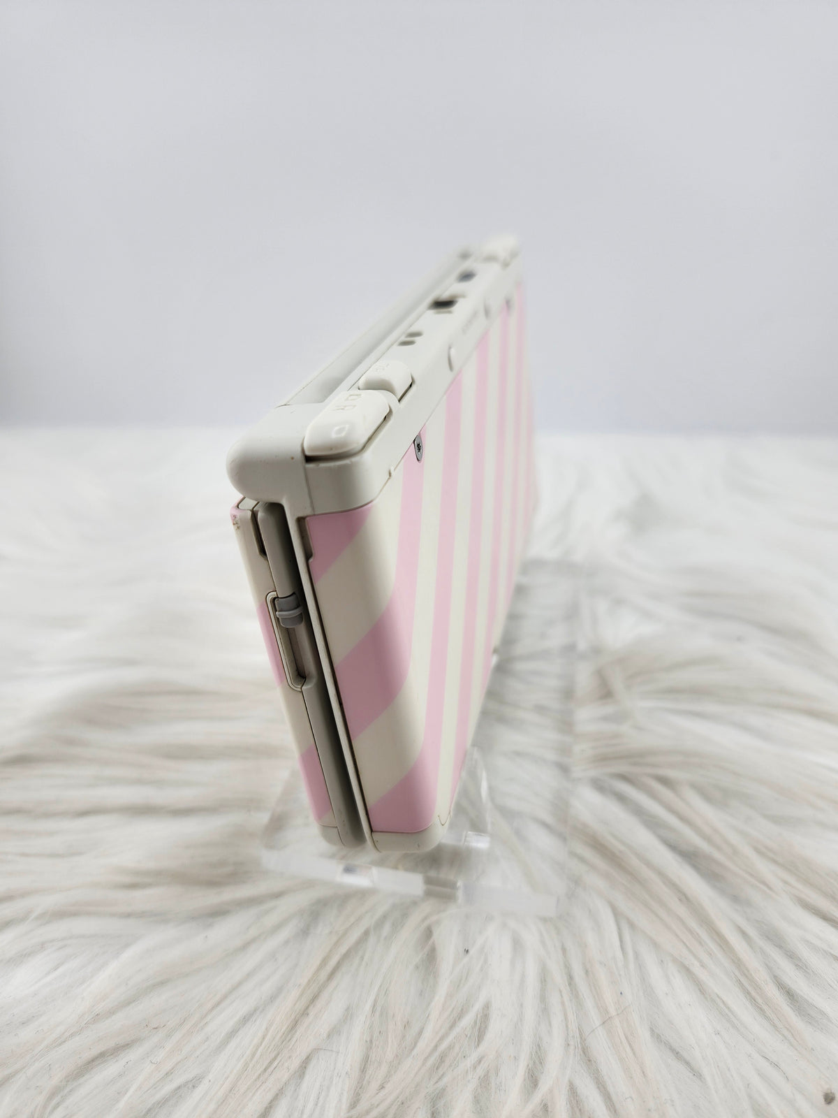 New 3ds con carcasas de rayas rosas y blancas