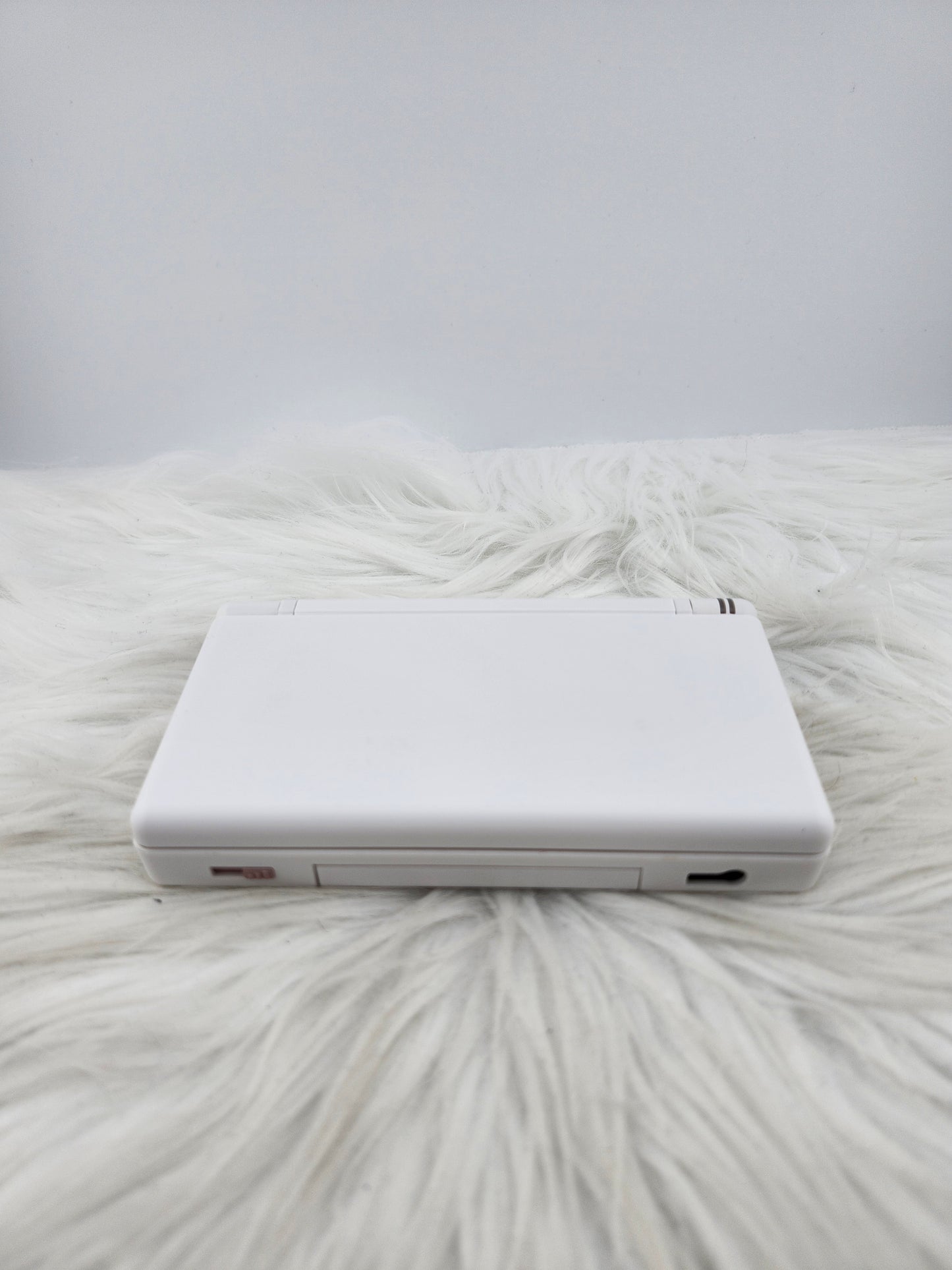 Custom Console: White and Pink DS Lite