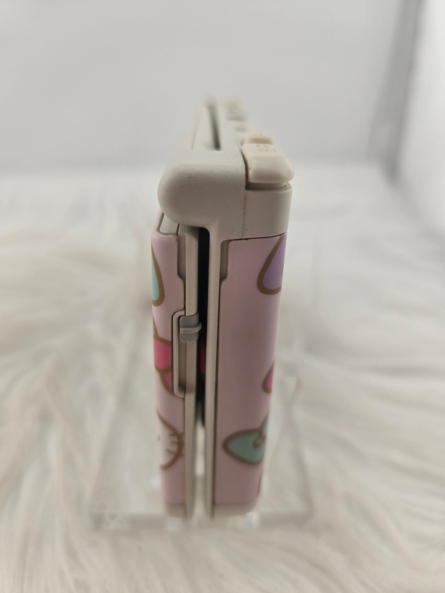White "New" Model 3ds with Hello Kitty Plates