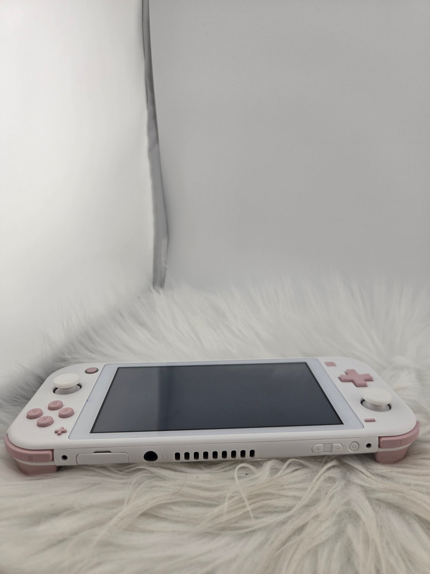 Custom Console: White and Pink Switch Lite