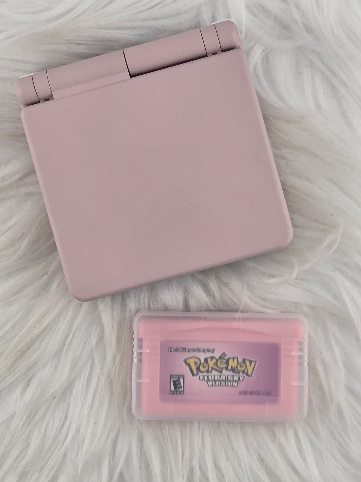 Custom Console: Pink and White Gameboy Advance SP