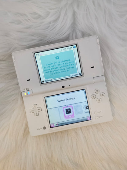 White DSi